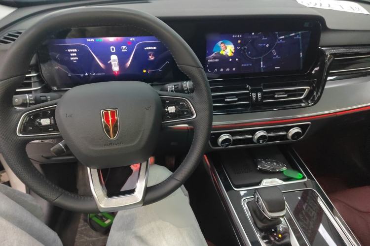 Used Hongqi HS5 2023 2.0T Qixiang Pro Edition Center Console