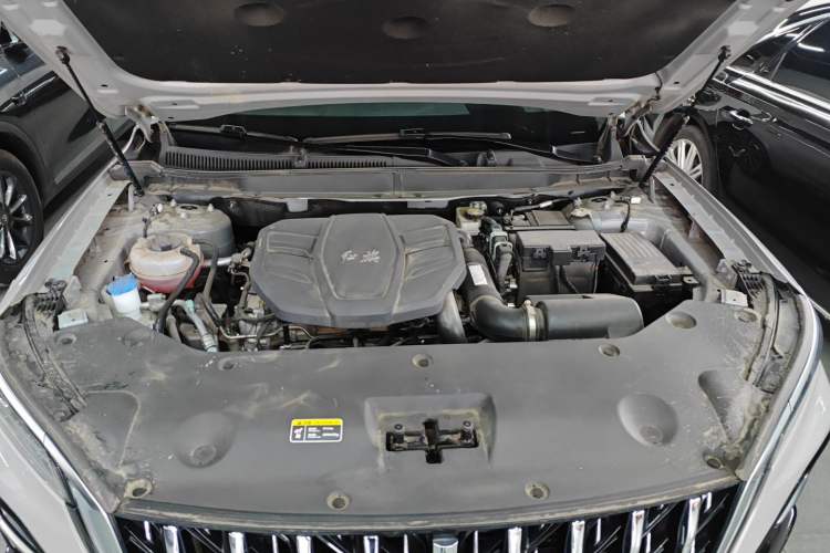 Used Hongqi HS5 2023 2.0T Four-Wheel Drive Flagship Pro Edition Engine Bay