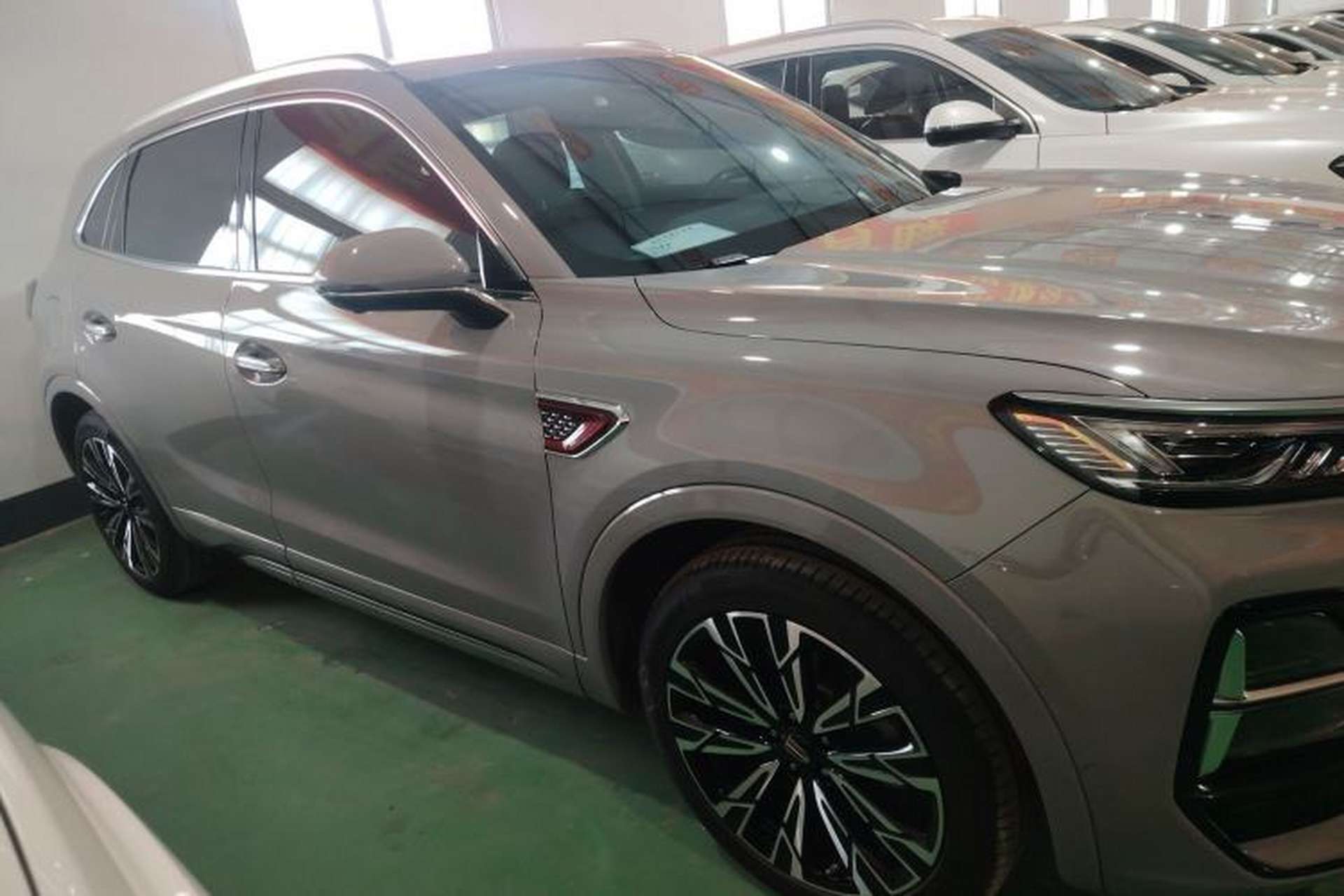 Used Hongqi HS5 2023 2.0T Four-Wheel Drive Flagship Pro Edition Exterior 2
