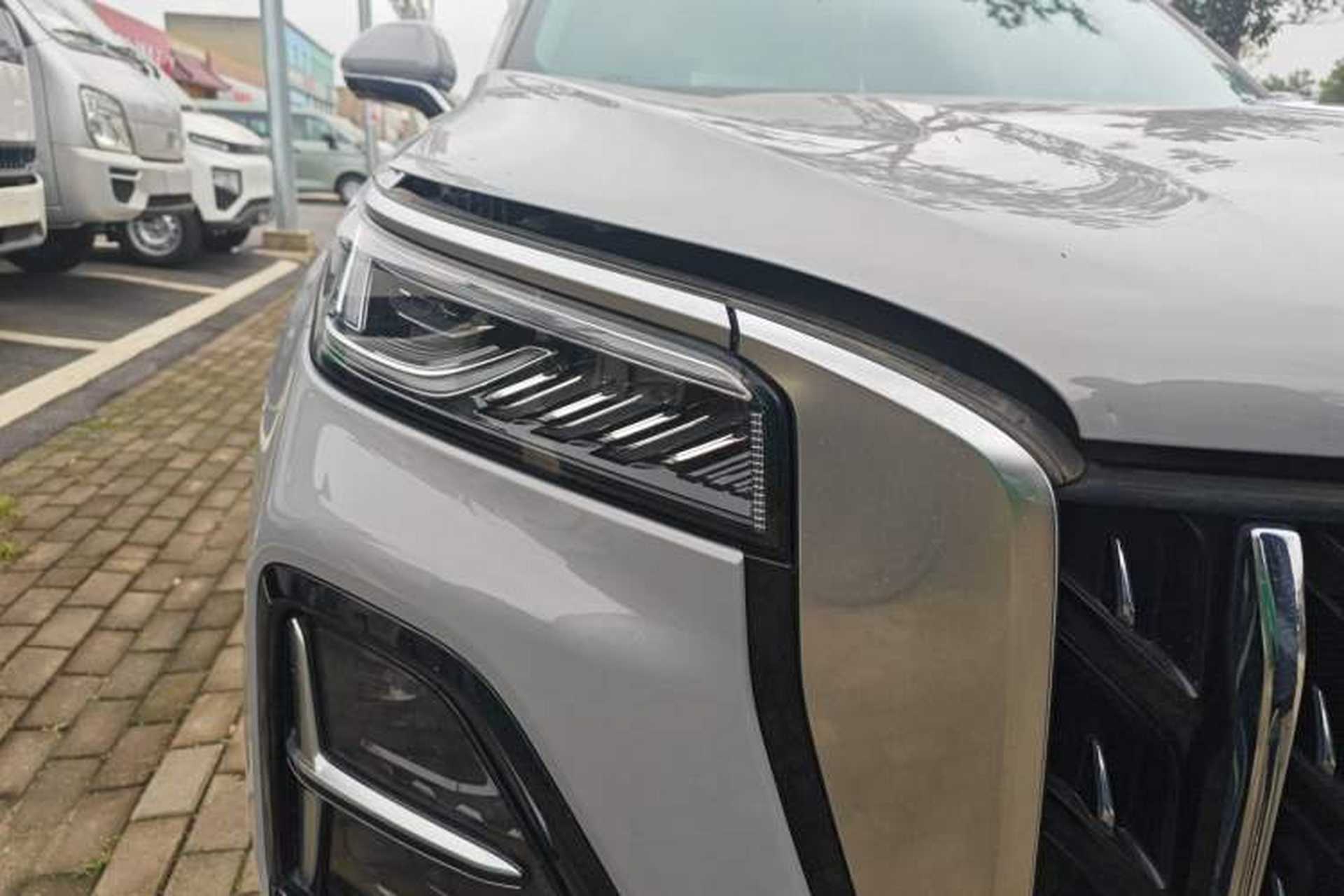Used Hongqi HS5 2023 2.0T Four-Wheel Drive Flagship Pro Edition Exterior 6