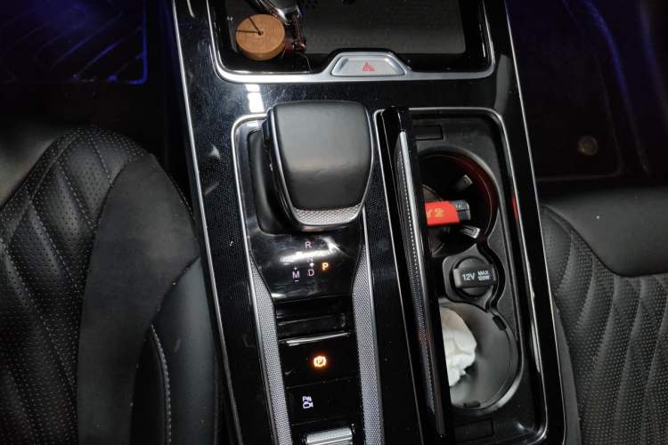 Used Hongqi HS5 2023 2.0T Qixiang Pro Edition Gear Lever