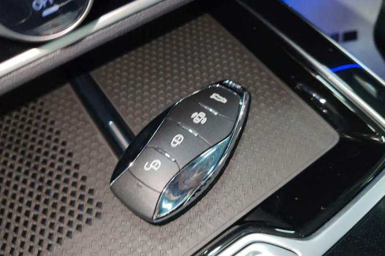 Used Hongqi HS5 2023 2.0T Four-Wheel Drive Flagship Pro Edition Interior 1