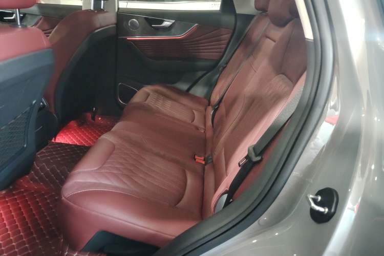 Used Hongqi HS5 2023 2.0T Four-Wheel Drive Flagship Pro Edition Interior 1