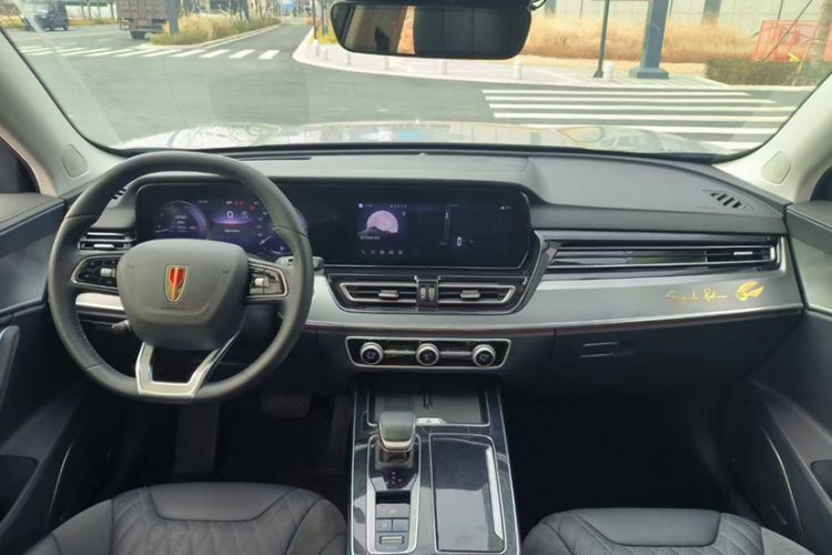 Used Hongqi HS5 2023 2.0T Four-Wheel Drive Flagship Pro Edition Interior 2