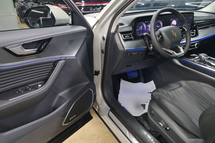Used Hongqi HS5 2023 2.0T Four-Wheel Drive Flagship Pro Edition Interior 3
