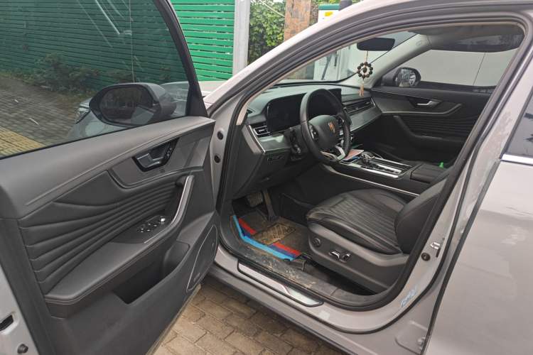 Used Hongqi HS5 2023 2.0T Four-Wheel Drive Flagship Pro Edition Interior 3
