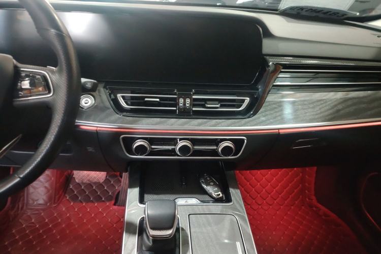 Used Hongqi HS5 2023 2.0T Four-Wheel Drive Flagship Pro Edition Interior 4