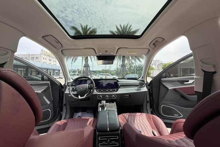 Used Hongqi HS5 2023 2.0T Four-Wheel Drive Flagship Pro Edition Interior 4