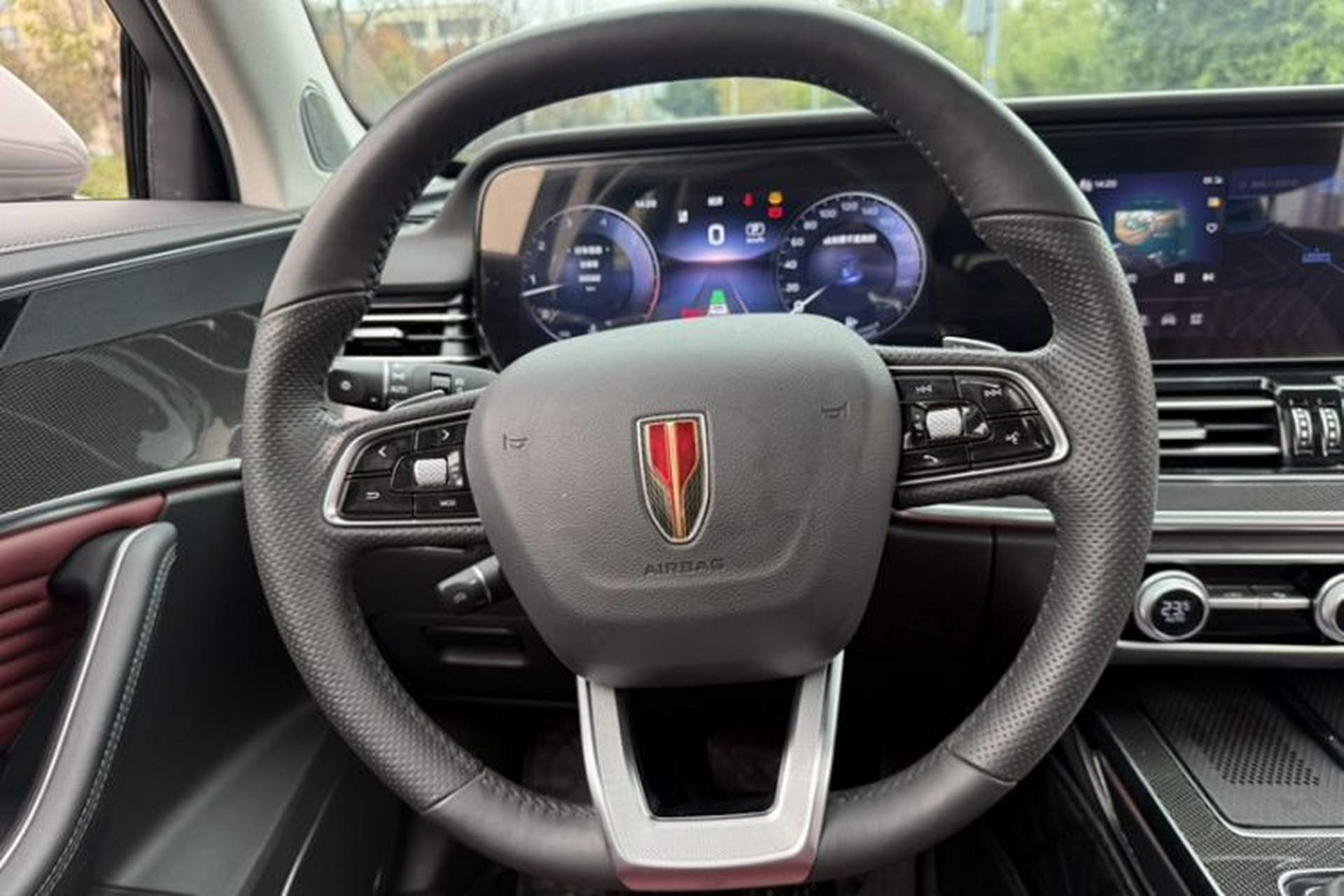 Used Hongqi HS5 2023 2.0T Flagship Pro Edition Interior 9