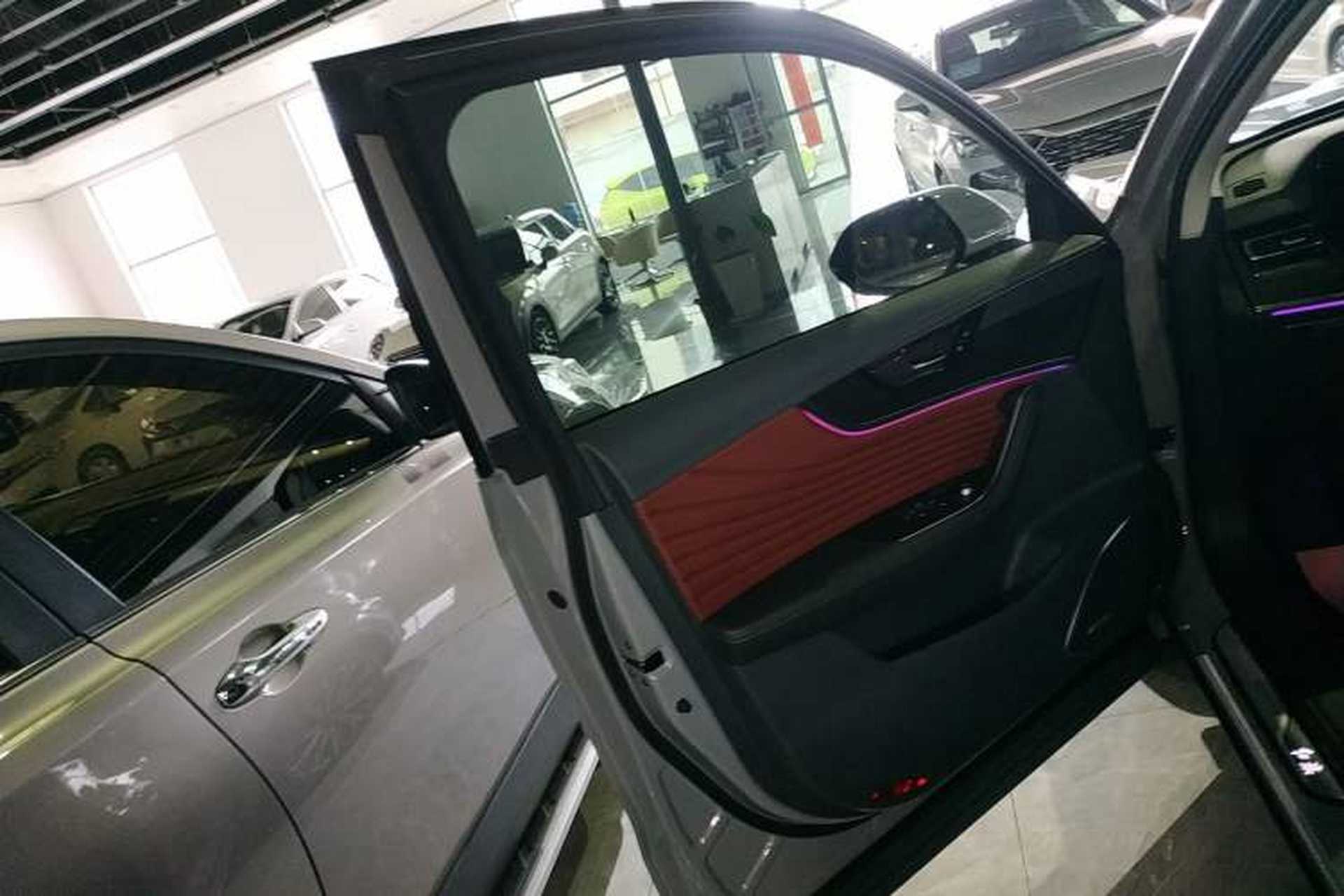 Used Hongqi HS5 2023 2.0T Flagship Pro Edition Left Front Door Interior