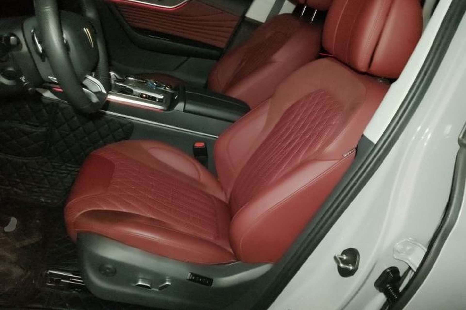 Used Hongqi HS5 2023 2.0T Flagship Pro Edition Left Front Seat