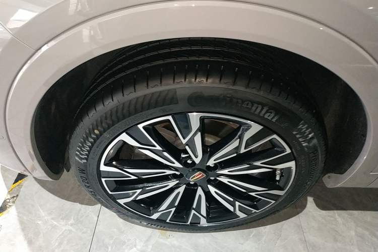 Used Hongqi HS5 2023 2.0T Flagship Pro Edition Left Front Wheel Hub