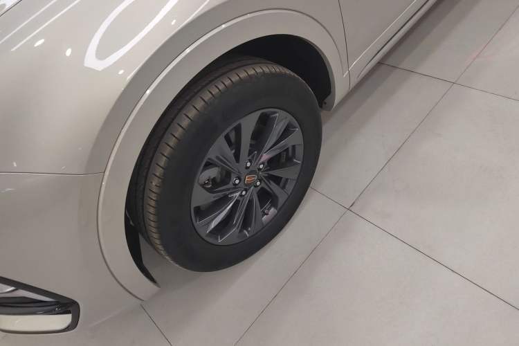 Used Hongqi HS5 2023 2.0T Qixiang Pro Edition Left Front Wheel Hub