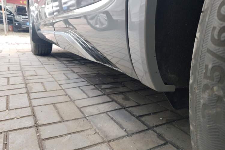 Used Hongqi HS5 2023 2.0T Qixiang Pro Edition Left Side Sill