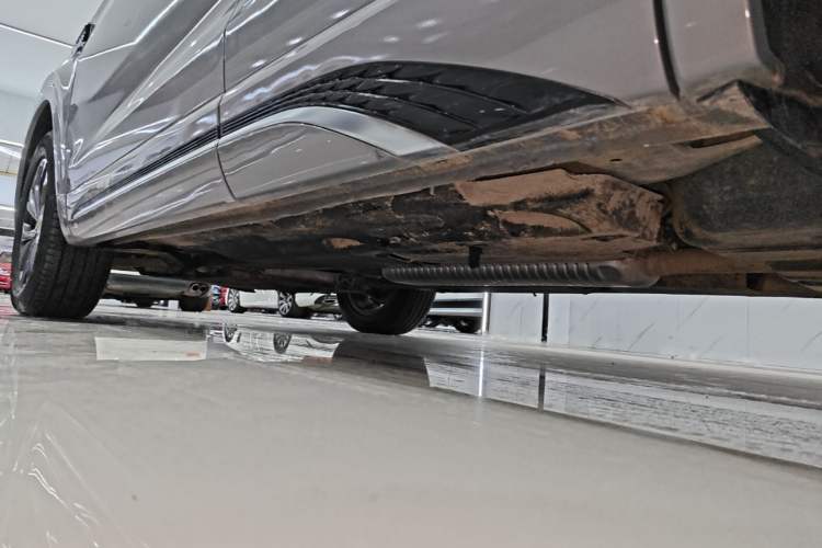 Used Hongqi HS5 2023 2.0T Qixiang Pro Edition Left Side Sill
