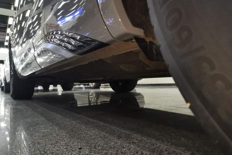 Used Hongqi HS5 2023 2.0T Qixiang Pro Edition Left Side Sill