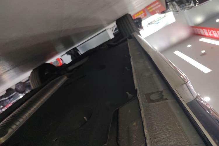 Used Hongqi HS5 2023 2.0T Qixiang Pro Edition Left Side Sill