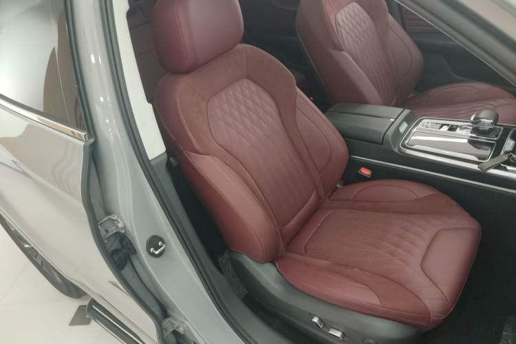Used Hongqi HS5 2023 2.0T Qixiang Pro Edition Right Front Seat
