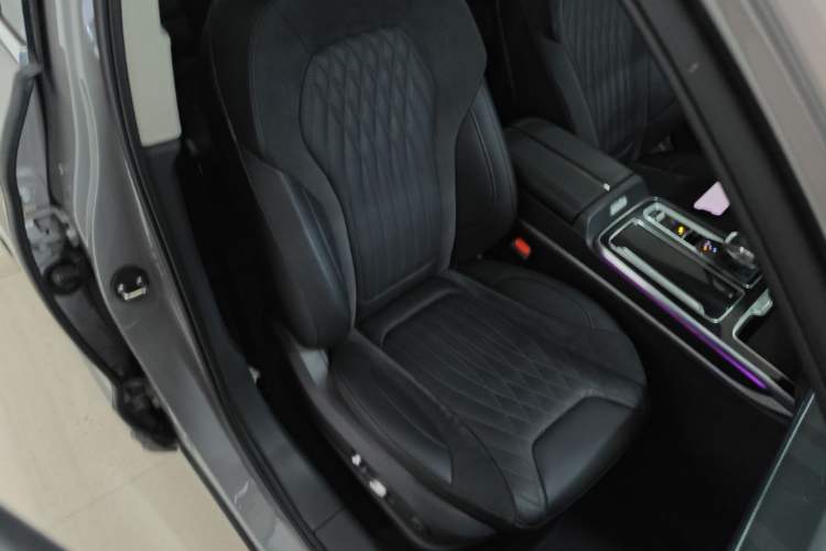 Used Hongqi HS5 2023 2.0T Qixiang Pro Edition Right Front Seat