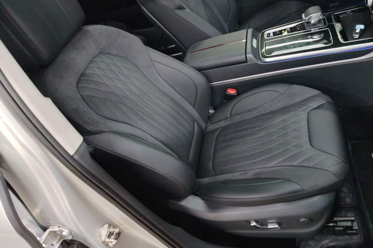 Used Hongqi HS5 2023 2.0T Four-Wheel Drive Flagship Pro Edition Right Front Seat