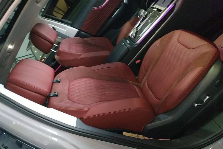 Used Hongqi HS5 2023 2.0T Flagship Pro Edition Right Front Seat
