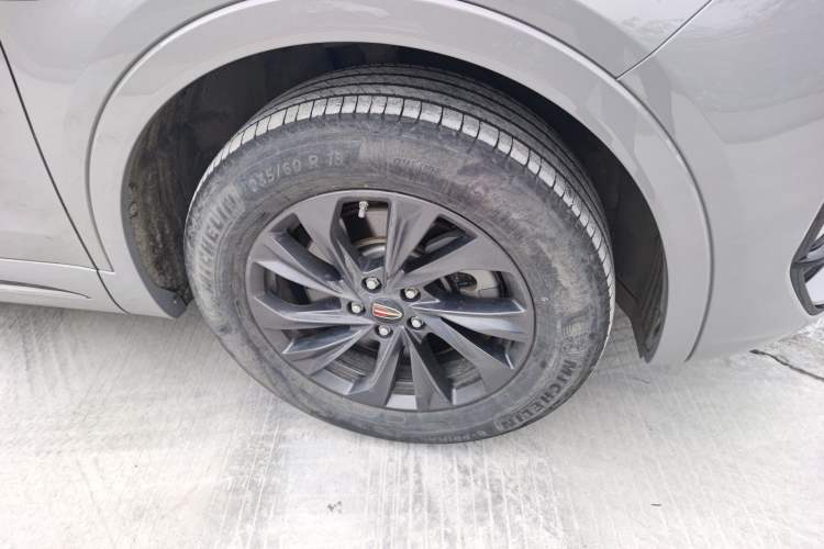 Used Hongqi HS5 2023 2.0T Qixiang Pro Edition Right Front Wheel Hub