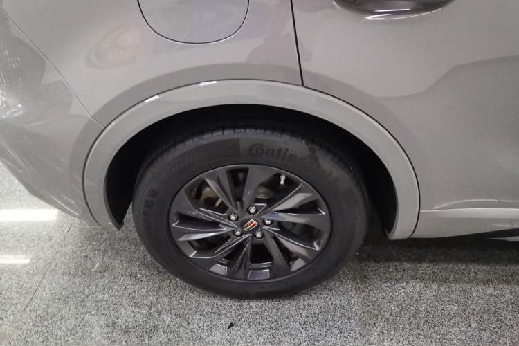 Used Hongqi HS5 2023 2.0T Qixiang Pro Edition Right Rear Wheel Hub