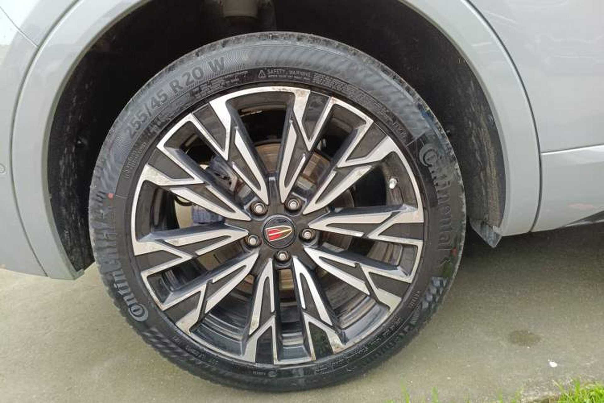 Used Hongqi HS5 2023 2.0T Four-Wheel Drive Flagship Pro Edition Right Rear Wheel Hub