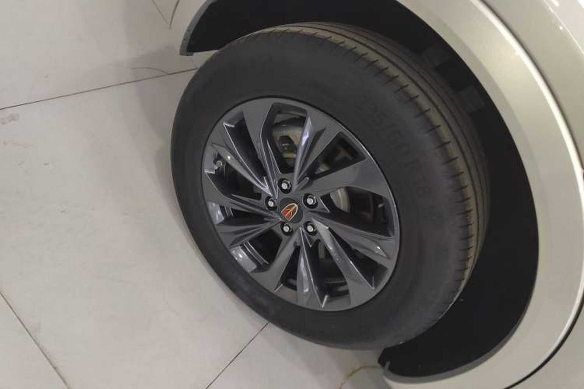 Used Hongqi HS5 2023 2.0T Qixiang Pro Edition Right Rear Wheel Hub