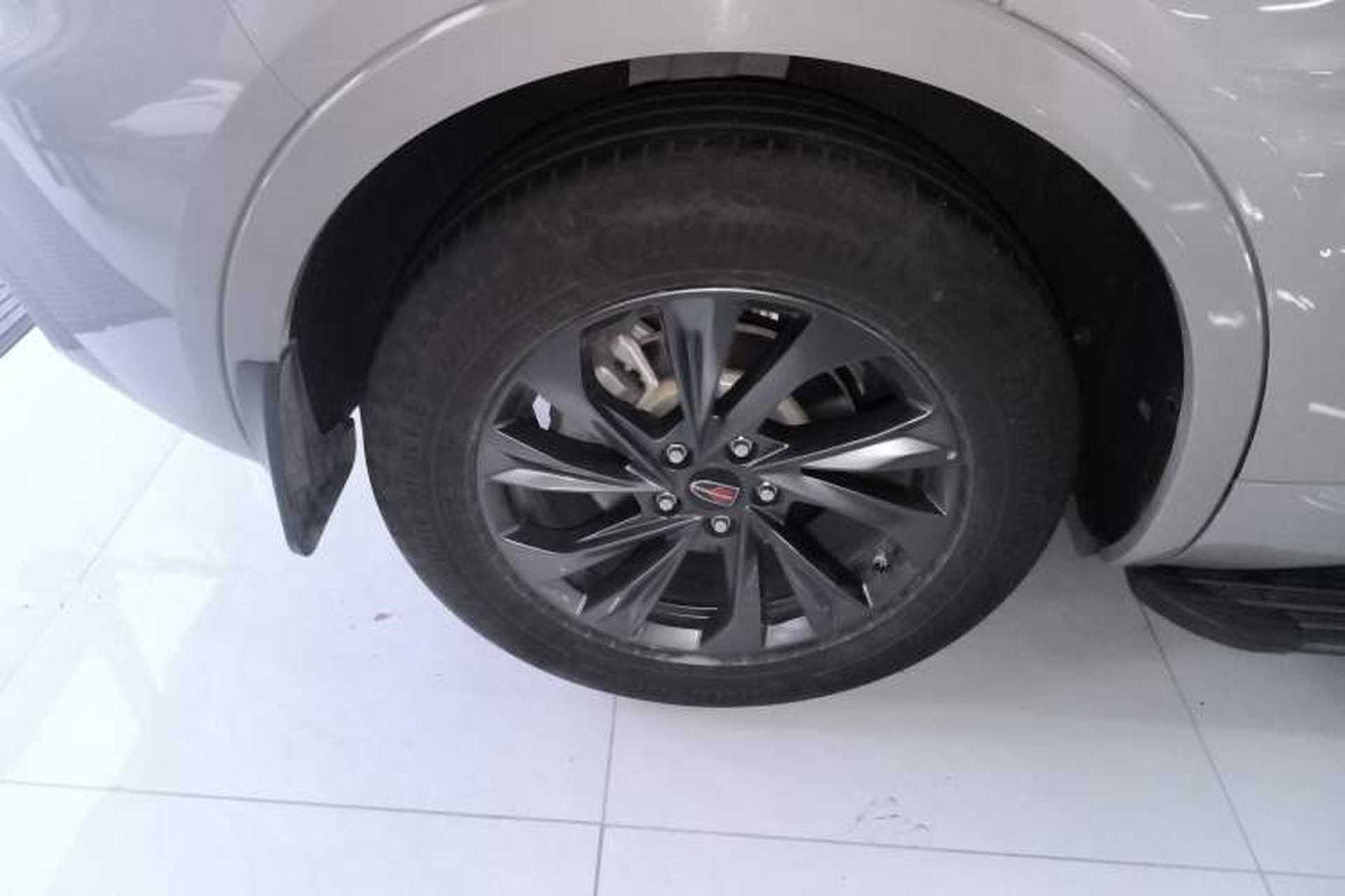 Used Hongqi HS5 2023 2.0T Qixiang Pro Edition Right Rear Wheel Hub