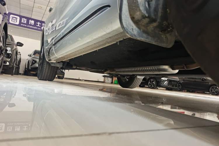 Used Hongqi HS5 2023 2.0T Qixiang Pro Edition Right Side Sill