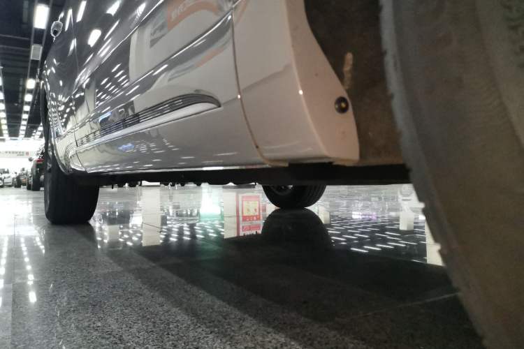 Used Hongqi HS5 2023 2.0T Qixiang Pro Edition Right Side Sill