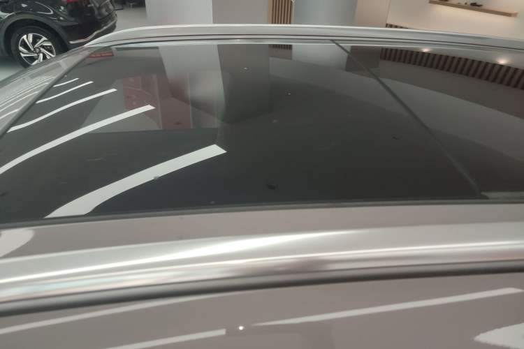Used Hongqi HS5 2023 2.0T Qixiang Pro Edition Roof