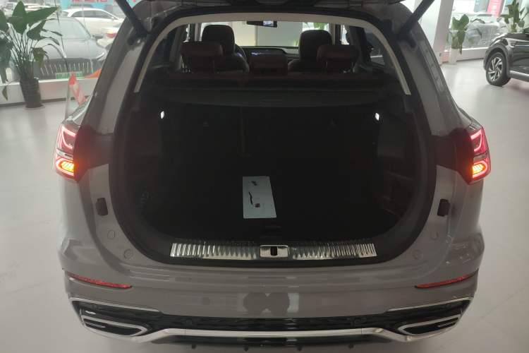 Used Hongqi HS5 2023 2.0T Qixiang Pro Edition Trunk