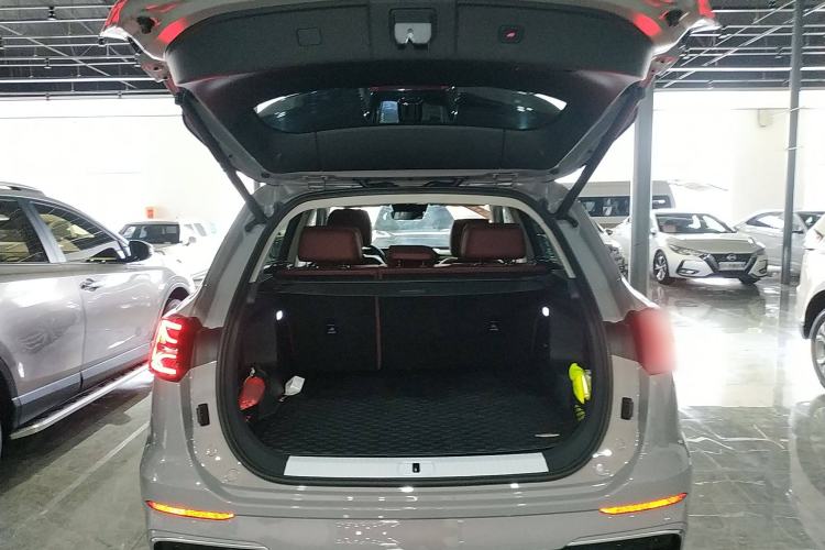 Used Hongqi HS5 2023 2.0T Flagship Pro Edition Trunk