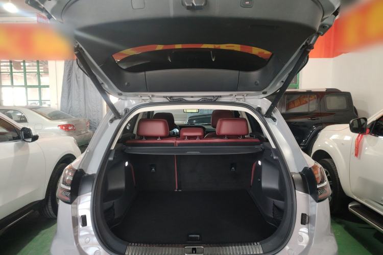 Used Hongqi HS5 2023 2.0T Four-Wheel Drive Flagship Pro Edition Trunk
