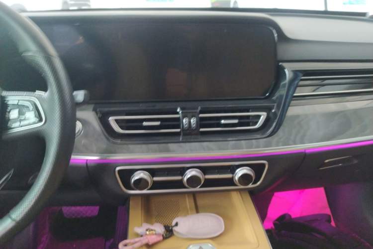 Used Hongqi HS5 2023 2.0T Four-Wheel Drive Flagship Pro Edition Audio And AC Panel