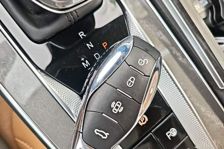 Used Hongqi HS5 2023 2.0T Four-Wheel Drive Flagship Pro Edition Vehicle Key