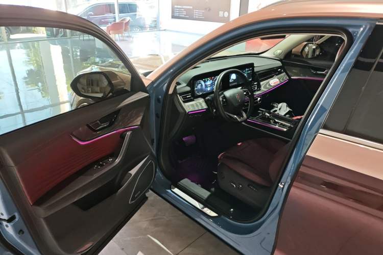 Used Hongqi HS5 2023 2.0T Four-Wheel Drive Flagship Pro Edition Driver Seat