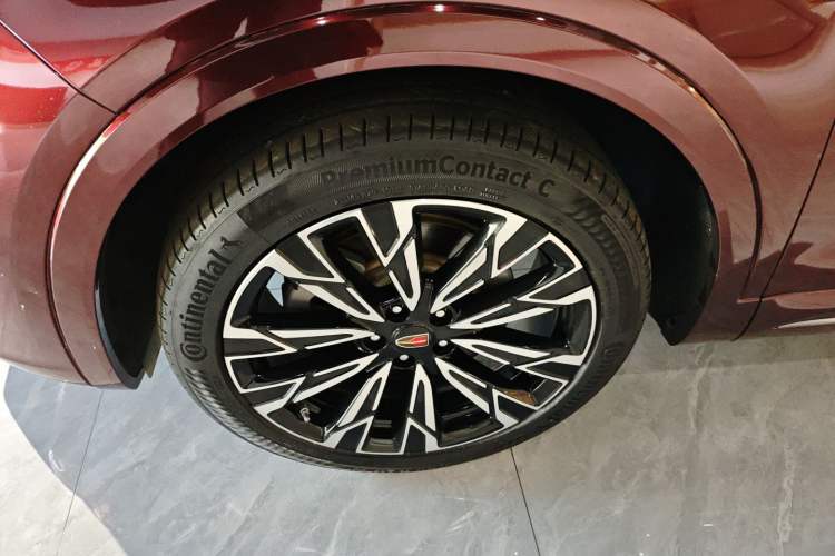 Used Hongqi HS5 2023 2.0T Four-Wheel Drive Flagship Pro Edition Left Front Wheel Hub