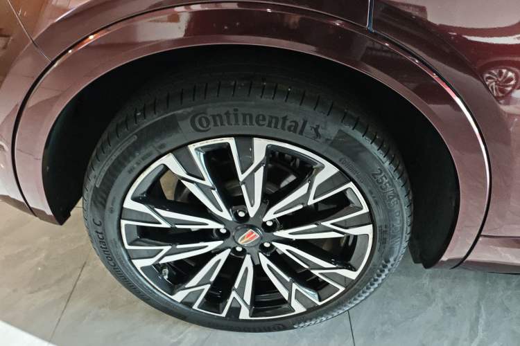 Used Hongqi HS5 2023 2.0T Four-Wheel Drive Flagship Pro Edition Right Rear Wheel Hub