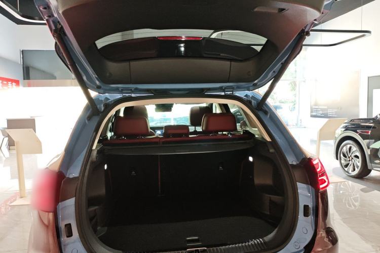 Used Hongqi HS5 2023 2.0T Four-Wheel Drive Flagship Pro Edition Trunk