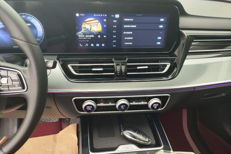Used Hongqi HS5 2023 2.0T Qixiang Pro Edition Audio And AC Panel