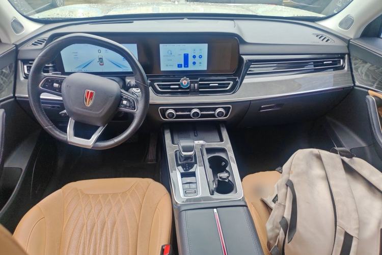 Used Hongqi HS5 2023 2.0T Four-Wheel Drive Flagship Pro Edition Center Console