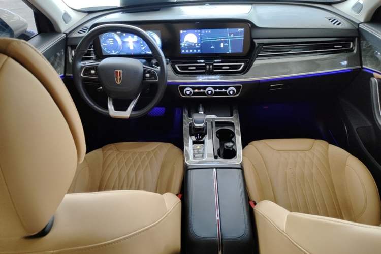 Used Hongqi HS5 2023 2.0T Four-Wheel Drive Flagship Pro Edition Center Console