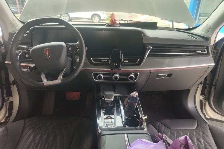 Used Hongqi HS5 2023 2.0T Qixiang Pro Edition Center Console