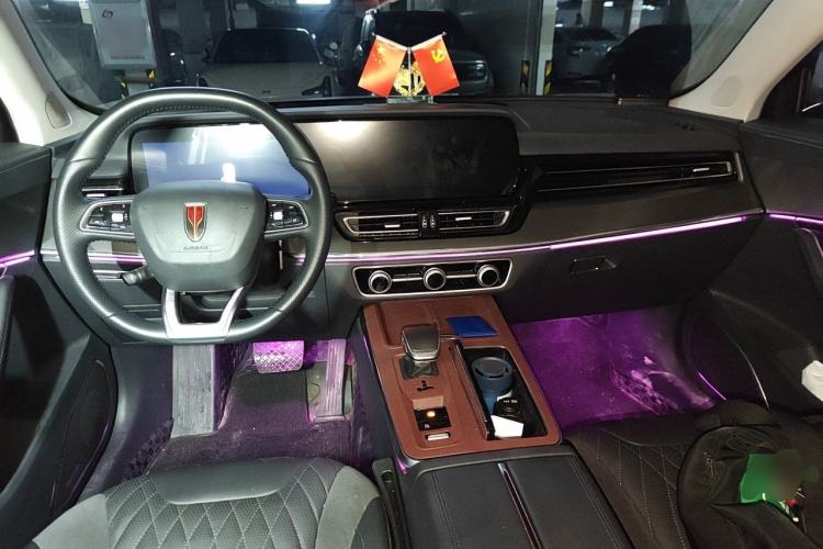 Used Hongqi HS5 2023 2.0T Qixiang Pro Edition Center Console