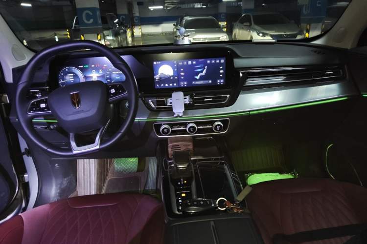 Used Hongqi HS5 2023 2.0T Qixiang Pro Edition Center Console