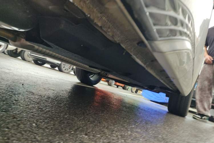 Used Hongqi HS5 2023 2.0T Four-Wheel Drive Flagship Pro Edition Chassis Rear Right