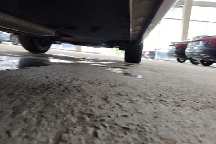 Used Hongqi HS5 2023 2.0T Four-Wheel Drive Flagship Pro Edition Chassis Rear Right